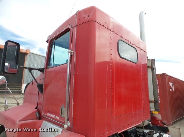 image for item DA7390 1993 Kenworth T600 semi truck