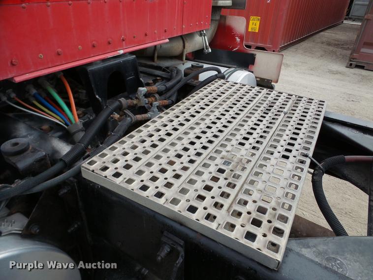 image for item DA7390 1993 Kenworth T600 semi truck