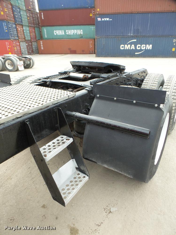 image for item DA7390 1993 Kenworth T600 semi truck