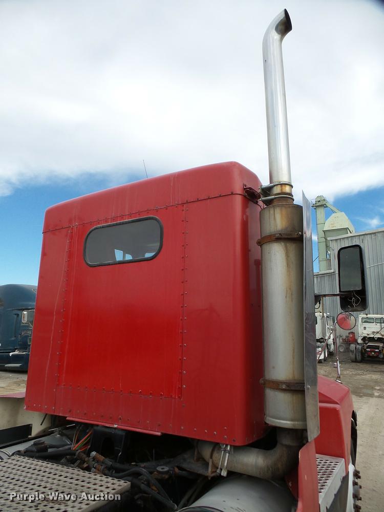 image for item DA7390 1993 Kenworth T600 semi truck