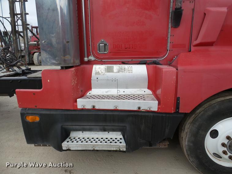 image for item DA7390 1993 Kenworth T600 semi truck