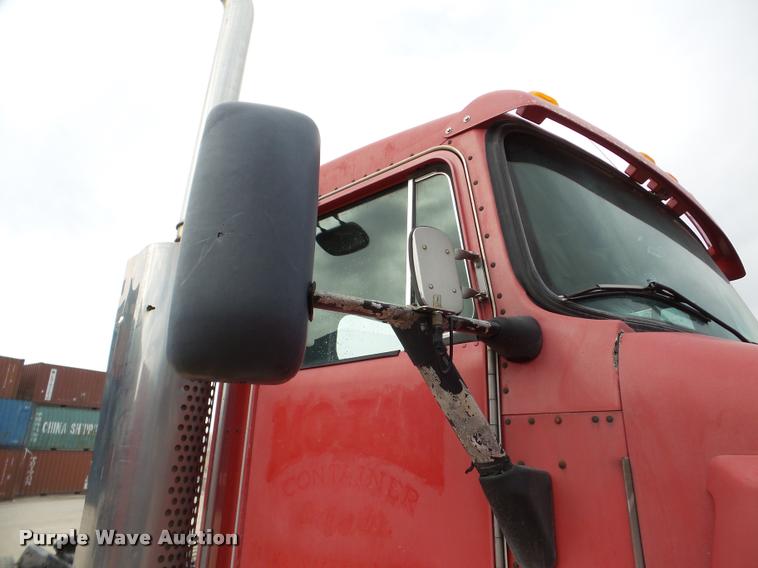 image for item DA7390 1993 Kenworth T600 semi truck