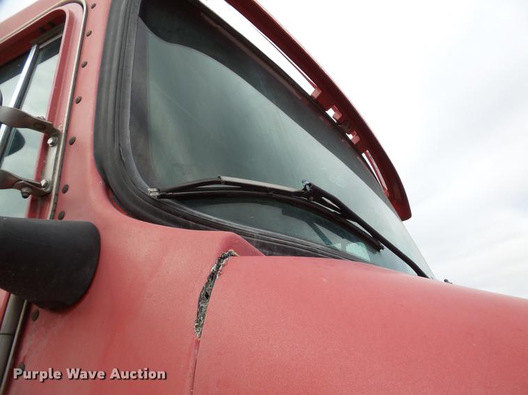 image for item DA7390 1993 Kenworth T600 semi truck