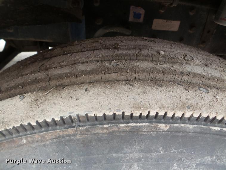 image for item DA7390 1993 Kenworth T600 semi truck