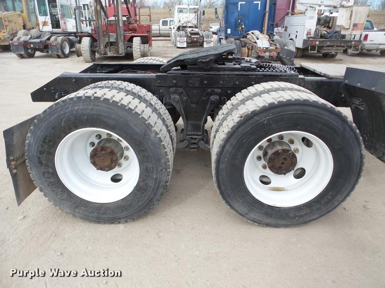 image for item DA7390 1993 Kenworth T600 semi truck