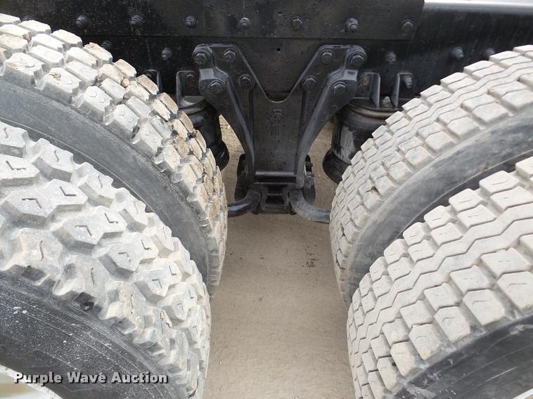 image for item DA7390 1993 Kenworth T600 semi truck