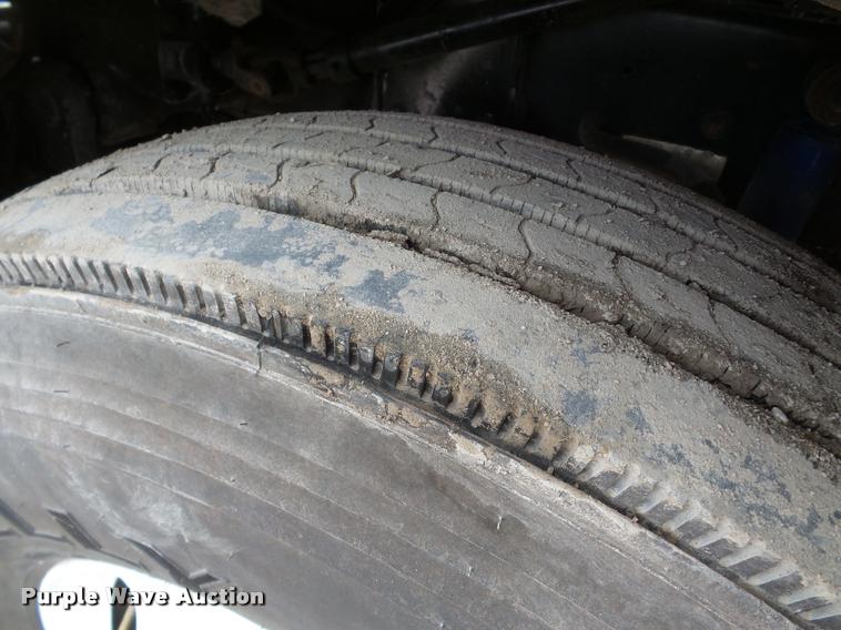 image for item DA7390 1993 Kenworth T600 semi truck