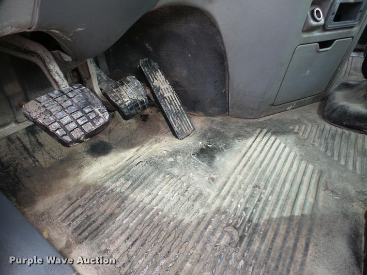 image for item DA7391 2004 Freightliner Columbia semi truck