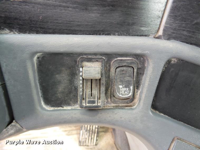 image for item DA7391 2004 Freightliner Columbia semi truck