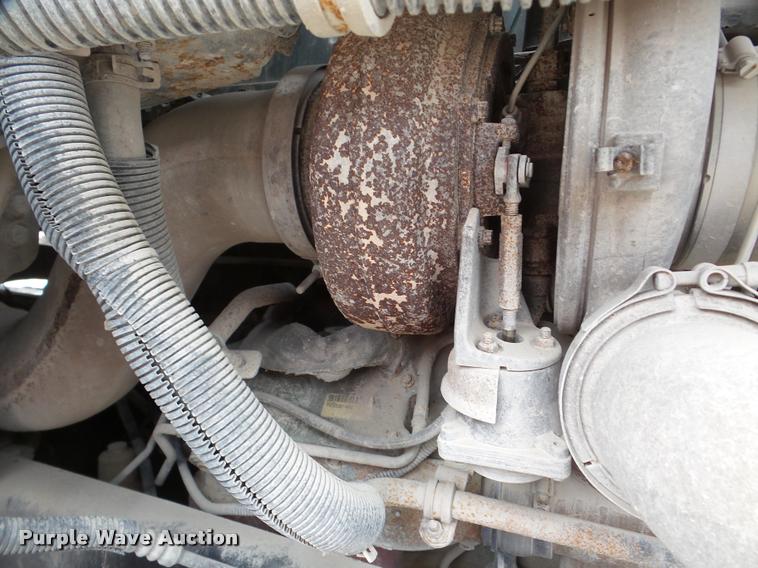 image for item DA7391 2004 Freightliner Columbia semi truck