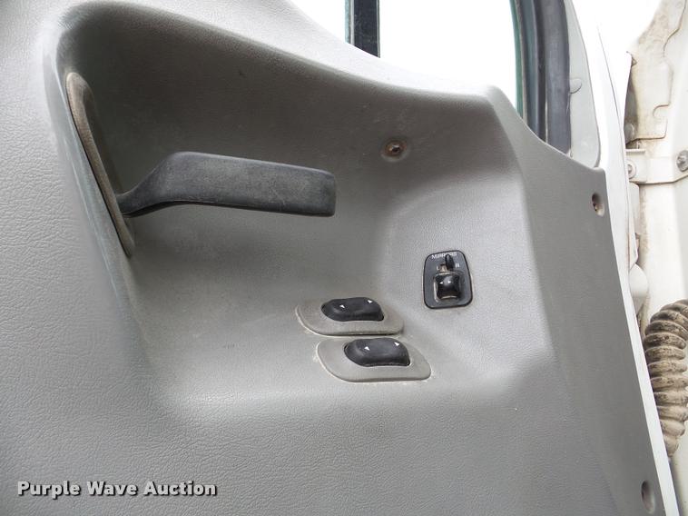 image for item DA7392 1998 Ford AT9513 Aeromax 113 semi truck