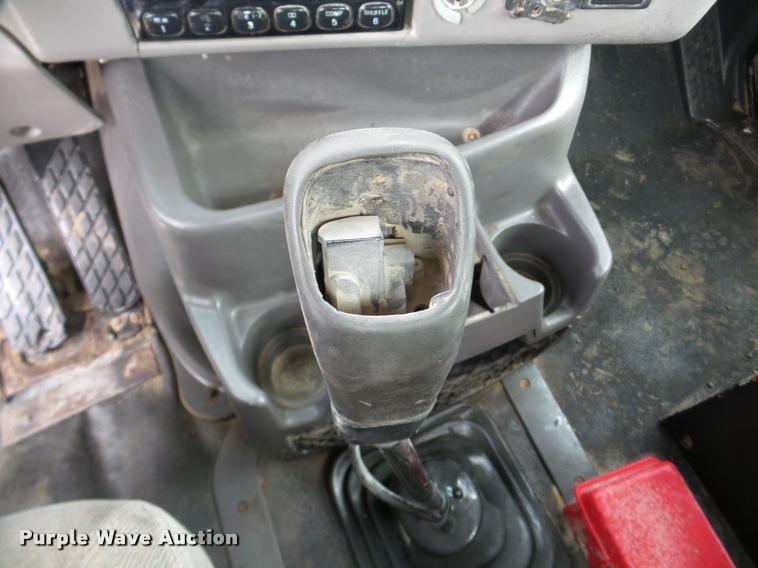 image for item DA7392 1998 Ford AT9513 Aeromax 113 semi truck