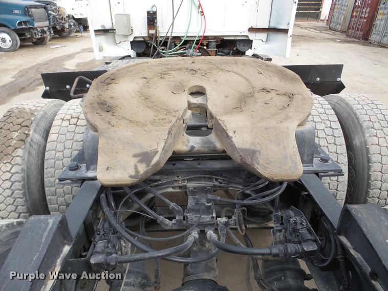 image for item DA7392 1998 Ford AT9513 Aeromax 113 semi truck