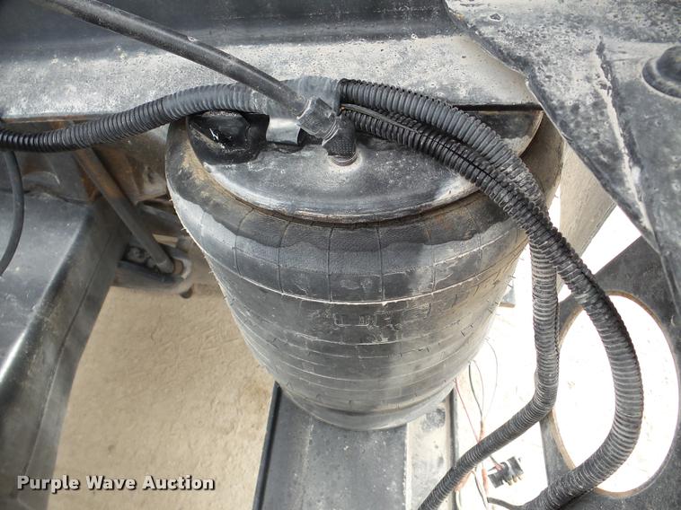 image for item DA7392 1998 Ford AT9513 Aeromax 113 semi truck