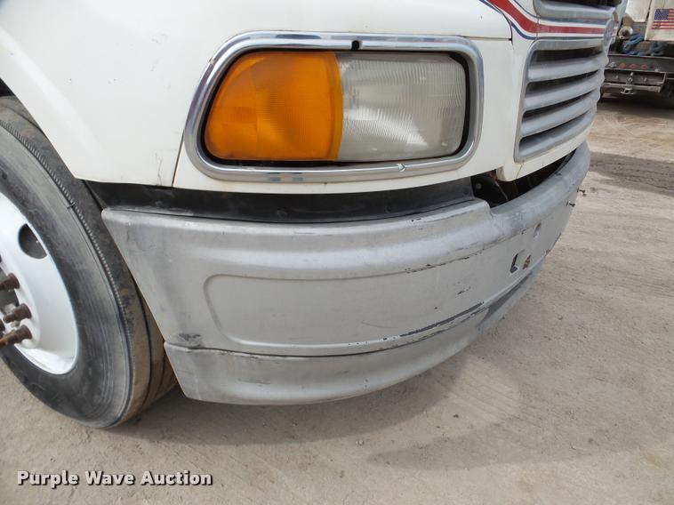 image for item DA7392 1998 Ford AT9513 Aeromax 113 semi truck