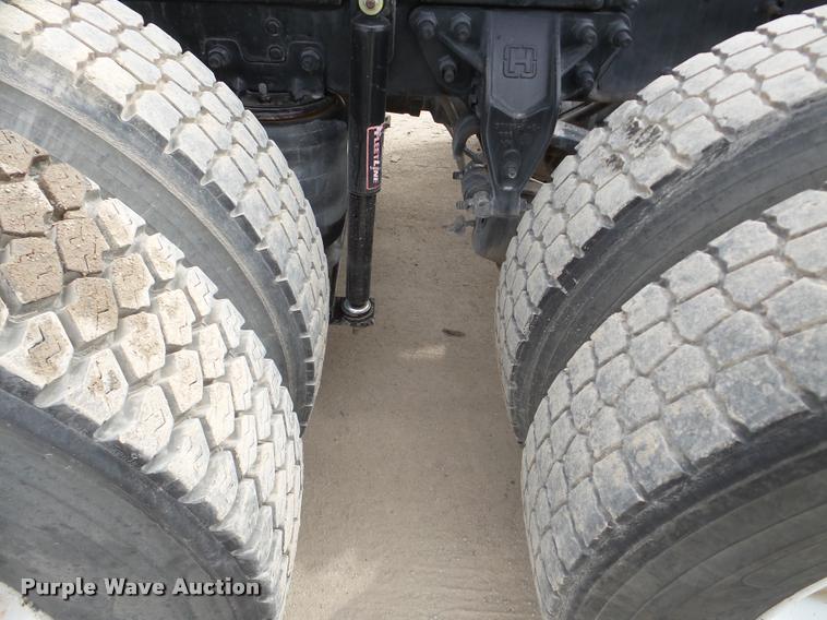 image for item DA7392 1998 Ford AT9513 Aeromax 113 semi truck