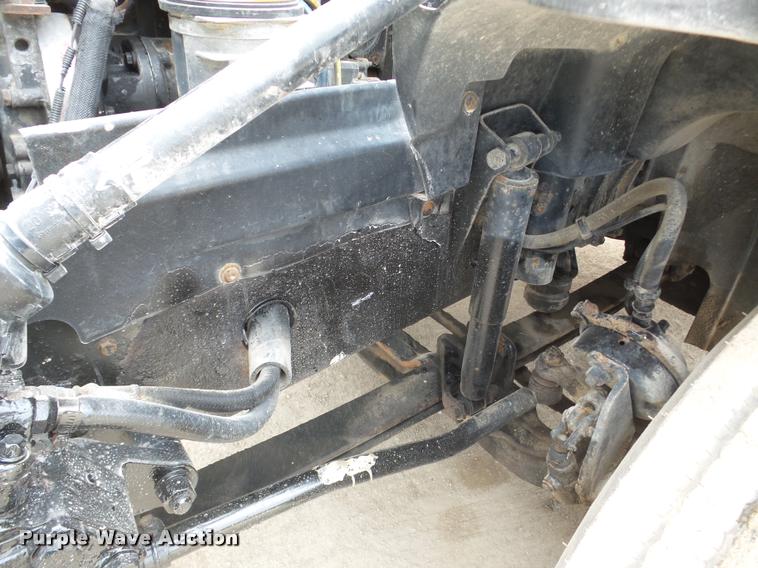 image for item DA7393 2000 Volvo VNL semi truck