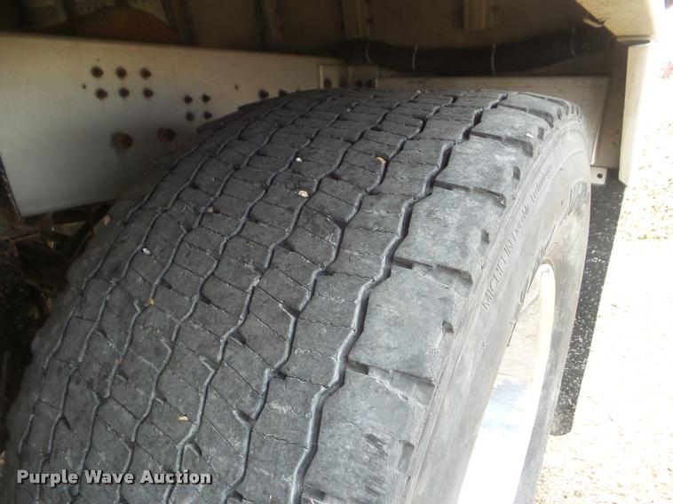 image for item DA7729 2008 Cornhusker double hopper grain trailer