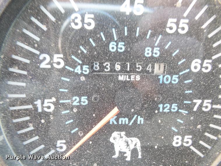 image for item DB0676 1990 Mack CH613 semi truck