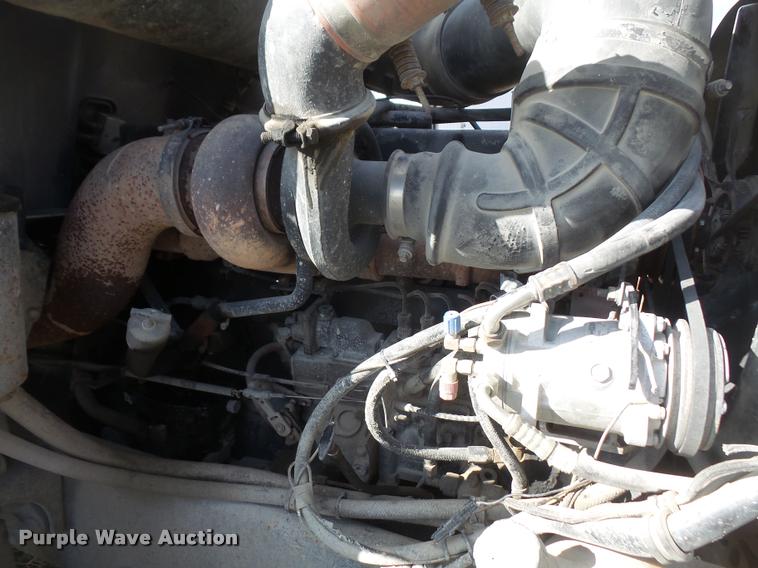 image for item DB0676 1990 Mack CH613 semi truck