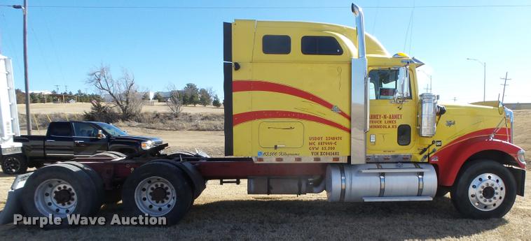 image for item DB1894 1999 International 9900 semi truck