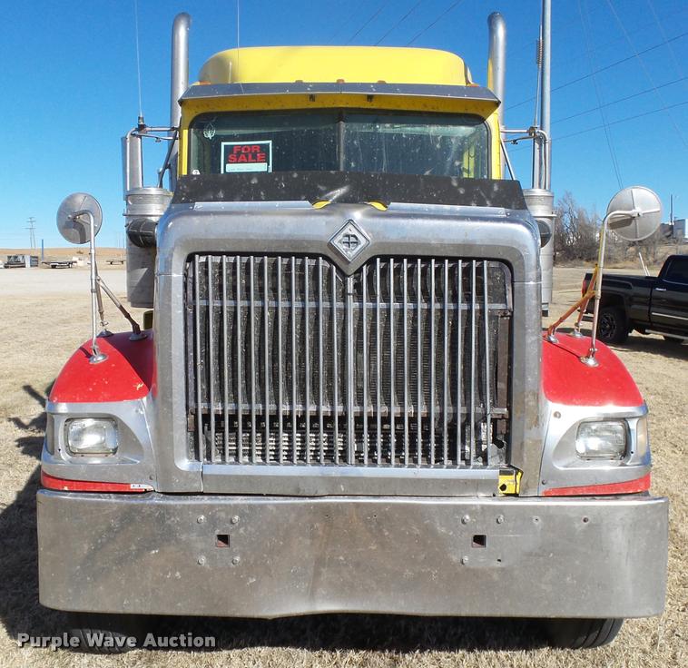 image for item DB1894 1999 International 9900 semi truck