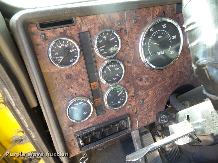 image for item DB1894 1999 International 9900 semi truck