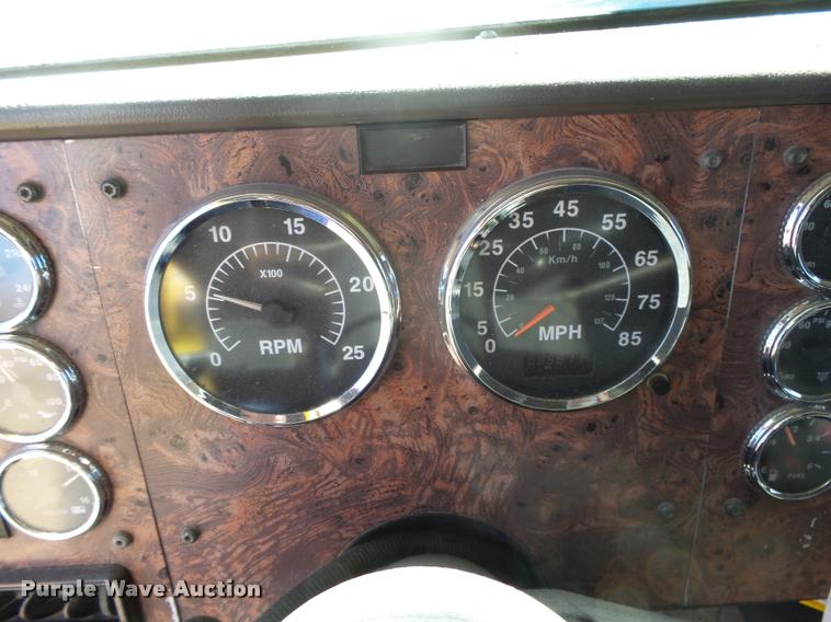 image for item DB1894 1999 International 9900 semi truck