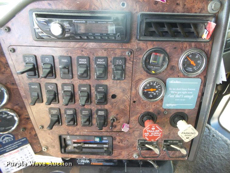 image for item DB1894 1999 International 9900 semi truck