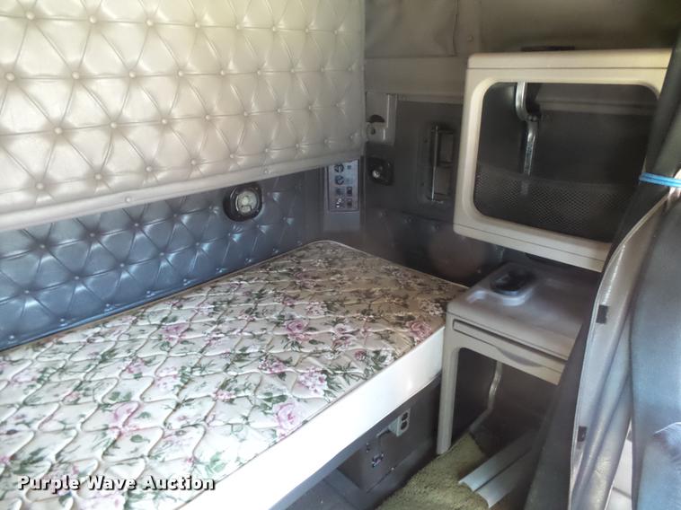 image for item DB1894 1999 International 9900 semi truck