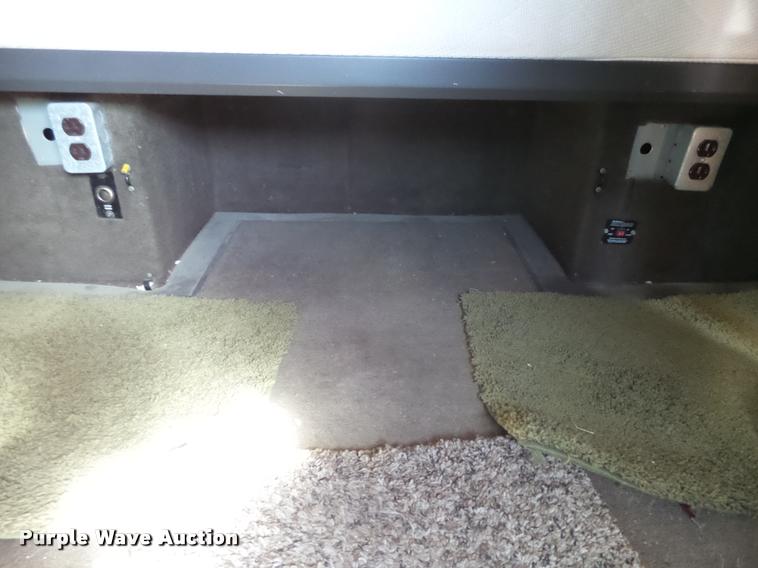 image for item DB1894 1999 International 9900 semi truck