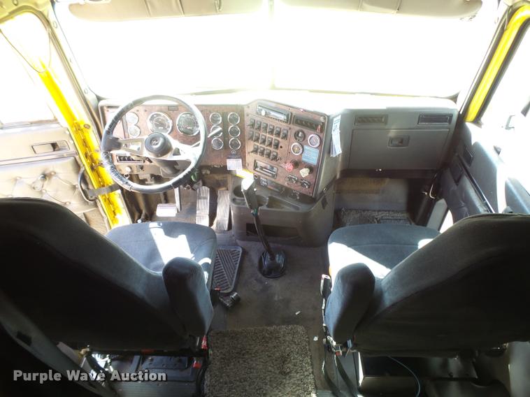 image for item DB1894 1999 International 9900 semi truck