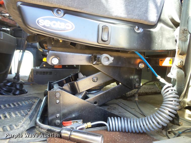 image for item DB1894 1999 International 9900 semi truck