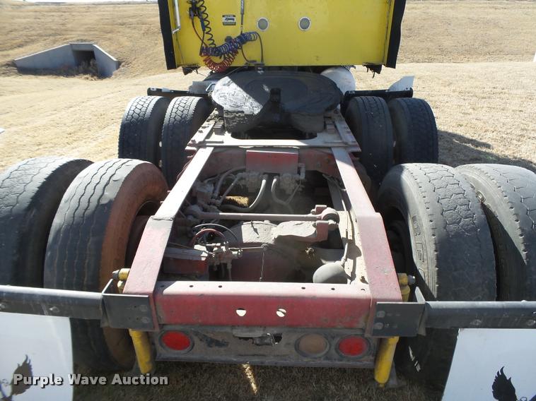 image for item DB1894 1999 International 9900 semi truck