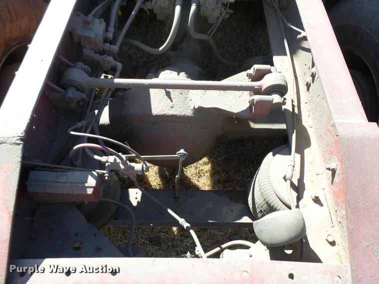 image for item DB1894 1999 International 9900 semi truck