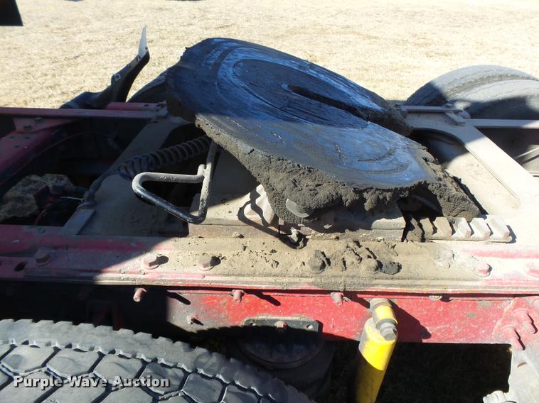 image for item DB1894 1999 International 9900 semi truck