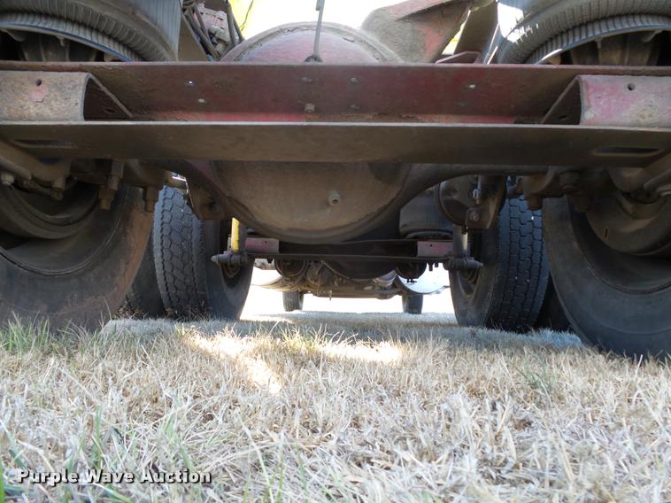 image for item DB1894 1999 International 9900 semi truck