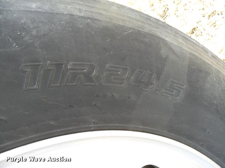 image for item DB1894 1999 International 9900 semi truck