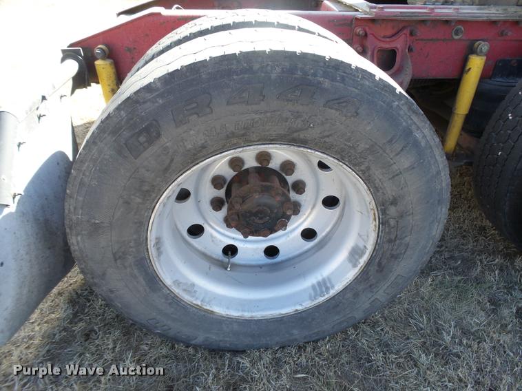 image for item DB1894 1999 International 9900 semi truck