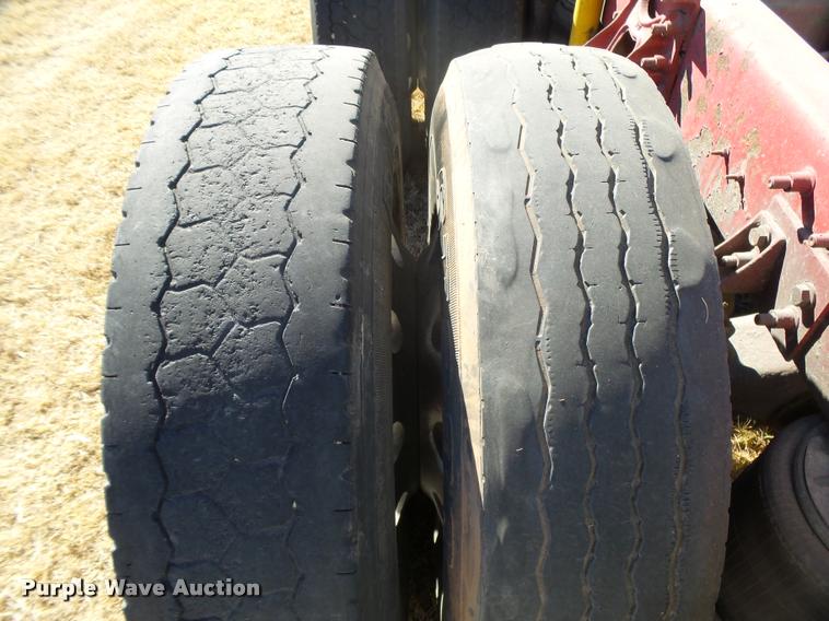 image for item DB1894 1999 International 9900 semi truck