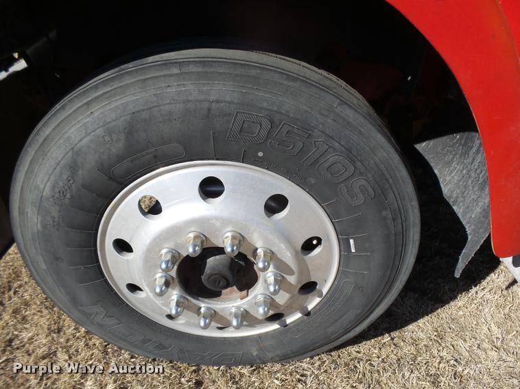 image for item DB1894 1999 International 9900 semi truck