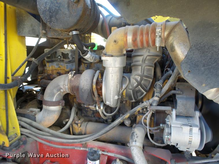 image for item DB1894 1999 International 9900 semi truck