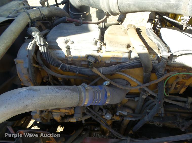 image for item DB1894 1999 International 9900 semi truck