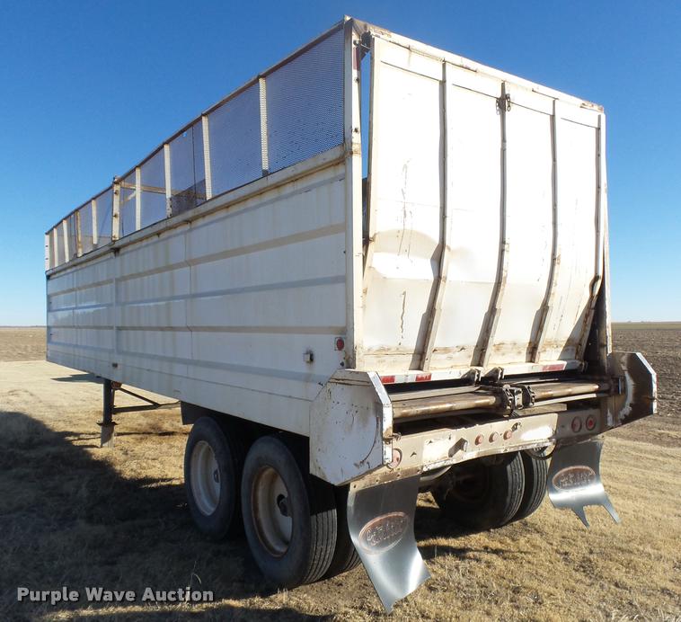 image for item DB1919 2013 shop built live bottom trailer