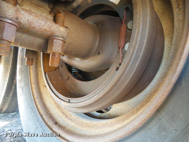 image for item DB1919 2013 shop built live bottom trailer