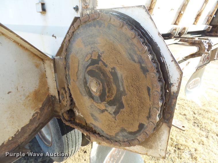 image for item DB1919 2013 shop built live bottom trailer