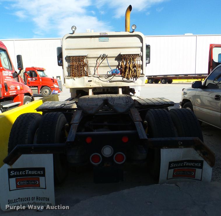 image for item DB2405 2005 Freightliner Century Class ST120 semi truck