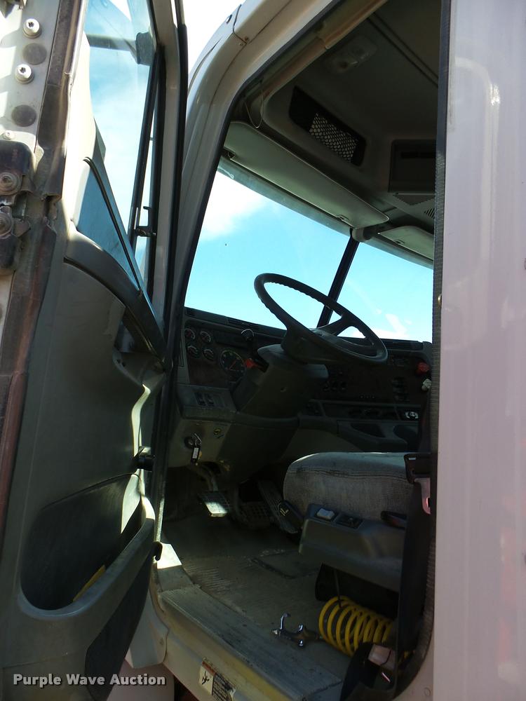 image for item DB2405 2005 Freightliner Century Class ST120 semi truck