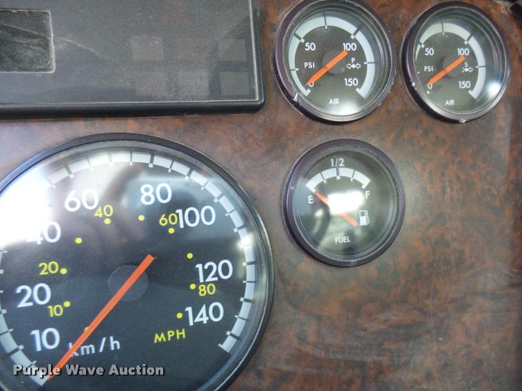 image for item DB2405 2005 Freightliner Century Class ST120 semi truck