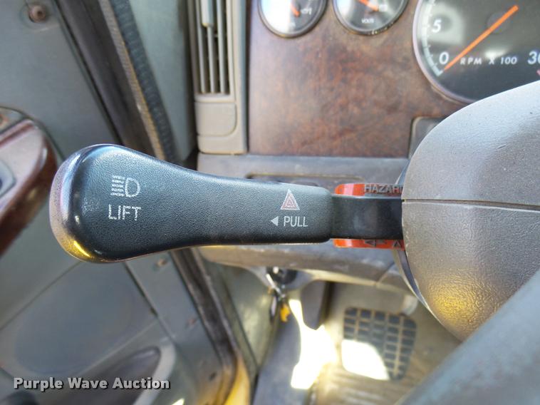 image for item DB2405 2005 Freightliner Century Class ST120 semi truck